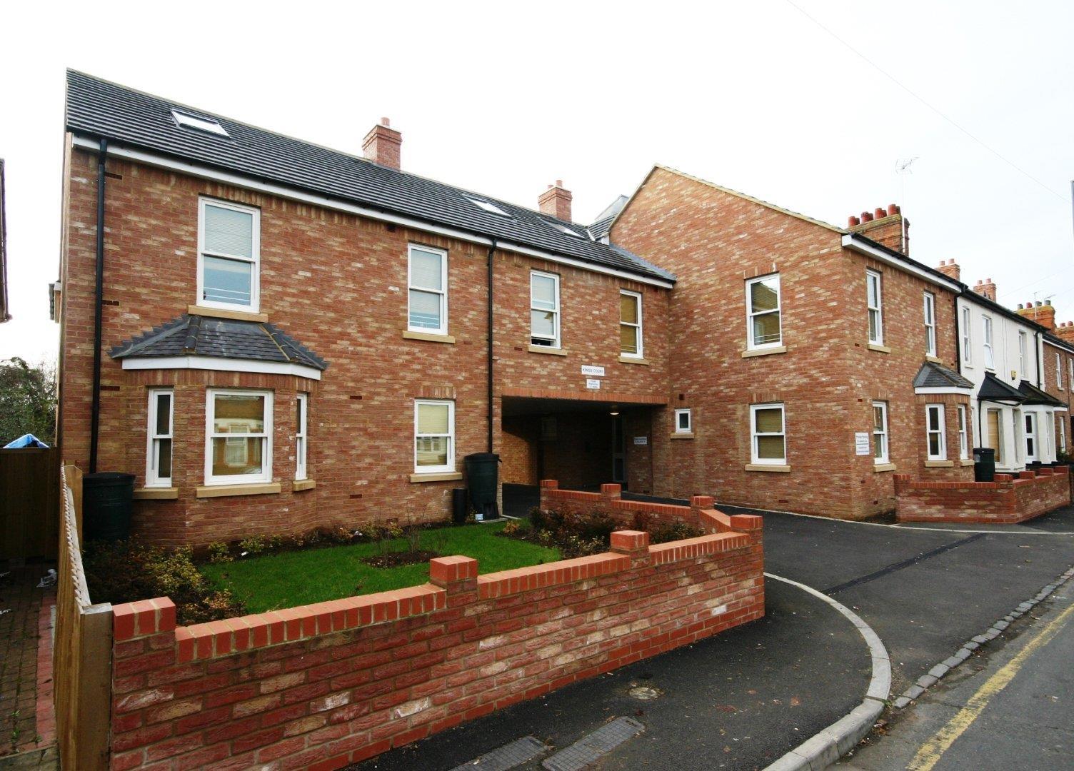 The Property: <br/><br/>Top floor, TWO DOUBLE BEDROOM apartment on George Street in Fenny Stratford with a large lounge / diner. Accommodation comprises entrance hall, lounge / diner, two double bedrooms , kitchen and bathroom. To the rear of the block a